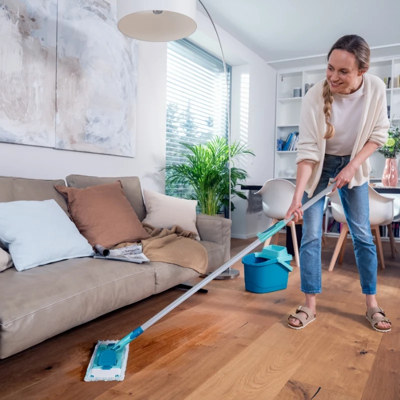 LEIFHEIT PowerClean M kefa na podlahu s teleskopickou tyčou, 33 cm, zelená/sivá