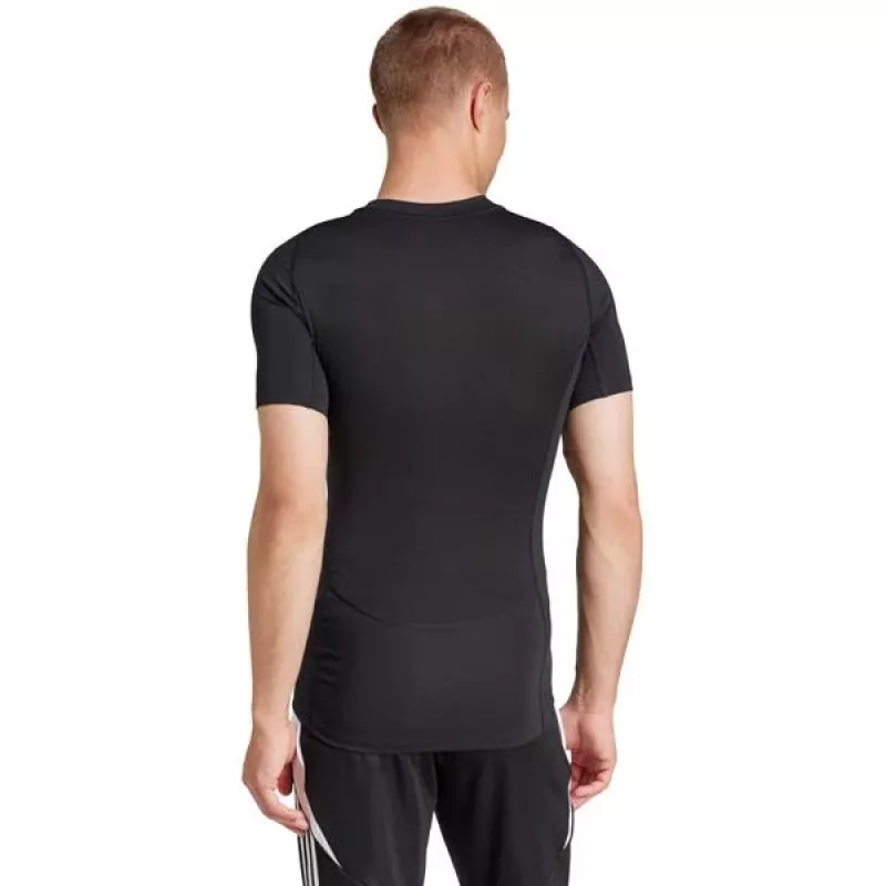Pánske adidas Techfit tričko s krátkym rukávom čierna JP4674 S