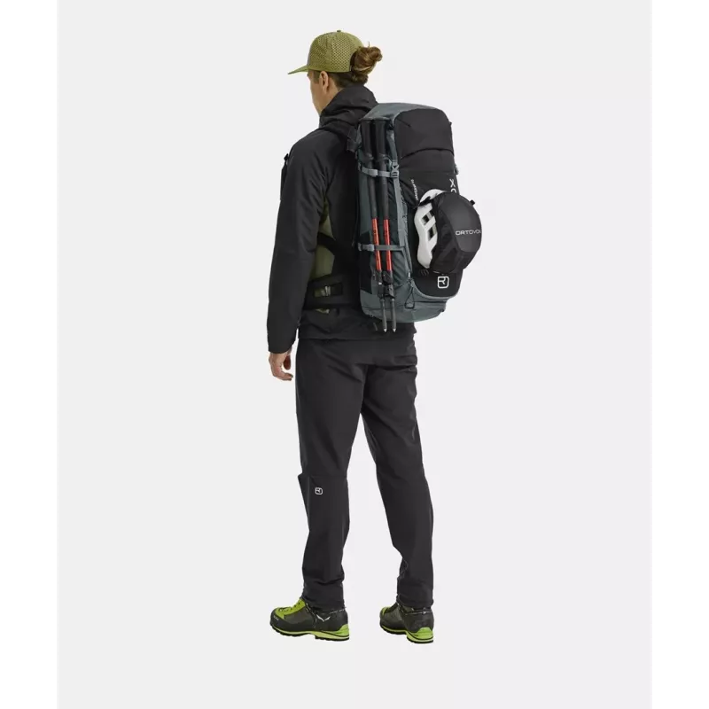 Ortovox Traverse 40 trekingový batoh - blk raven