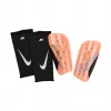 Nike Mercurial Lite futbalové chrániče holení oranžová DN3611 852 veľkosť M
