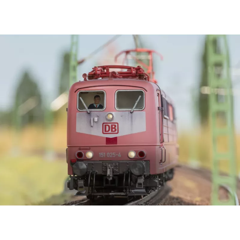 Märklin 39136 H0 Elektrická lokomotíva BR 151 DB orientálne červená, mfx+ dekodér, dĺžka 22,4 cm