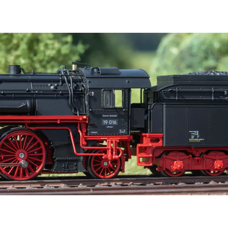 Märklin 038190 H0 parný rušeň rad 19 016 DR/DDR