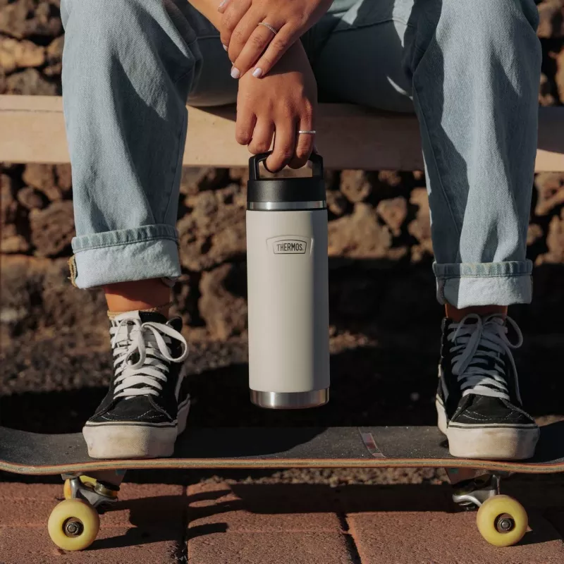 THERMOS ICON Beverage vákuová izolačná fľaša z nehrdzavejúcej ocele 710 ml Sandstone 4122323071