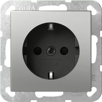 Gira System 55 SCHUKO zásuvka so shutterom, vzhľad ušľachtilej ocele 4183600