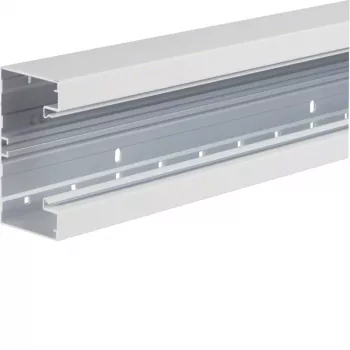 Hager BRA6513019016 Základňa nástenného kanála, čelné zaistenie, 65x130 mm, dopravná biela (RAL 9016)
