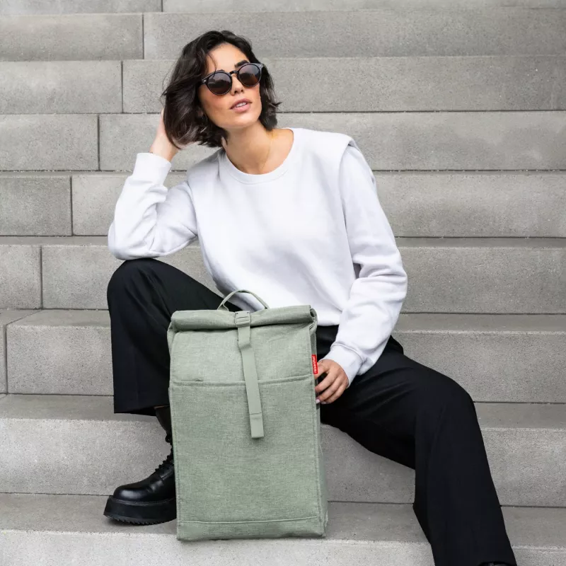 Reisenthel Urban Rolltop batoh 16L zelený recyklovaný PET (EN 5048)