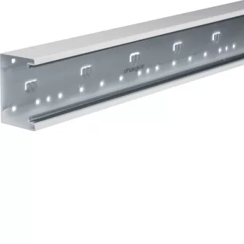 Hager BRS6510019016 Spodný diel parapetného žľabu, predné zaistenie, 68x100mm, dopravná biela, 2m