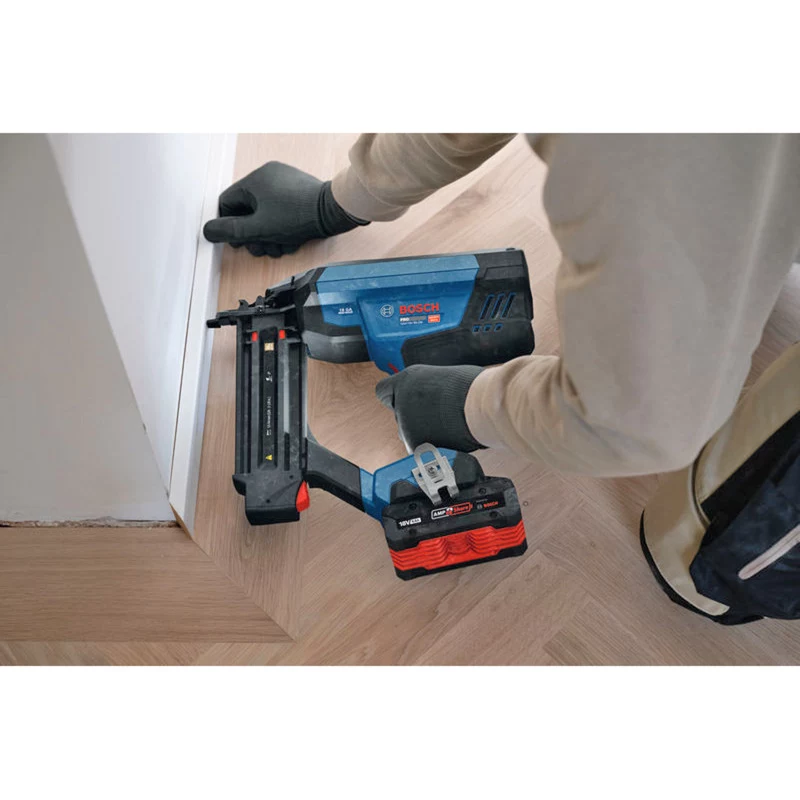 Bosch Professional GNH 18V-50-2M akumulátorová 18V sponkovačka (holé náradie, modrá/čierna)