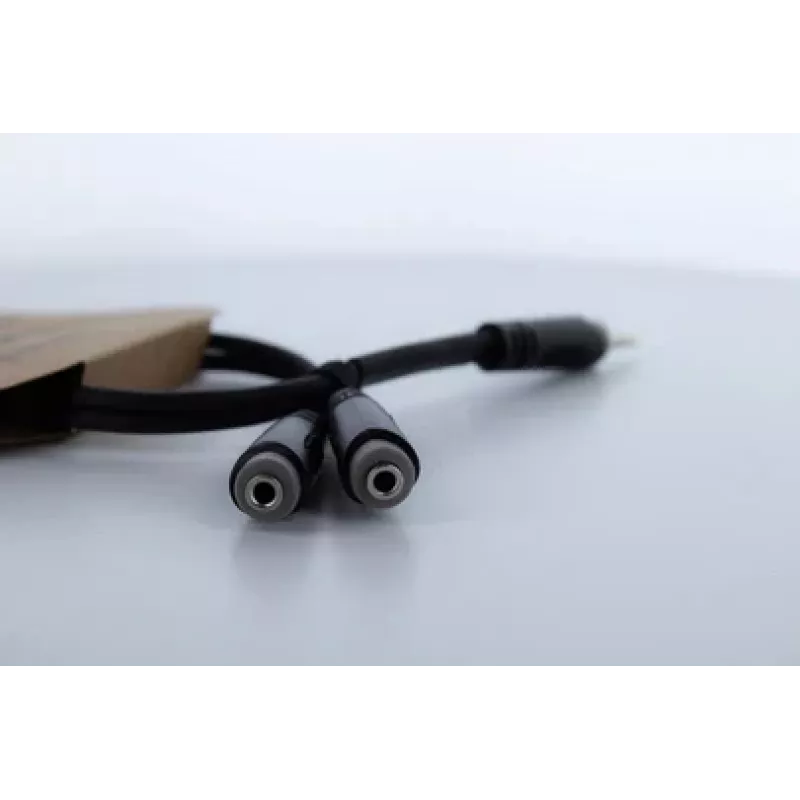 Cordial 14883 3,5 mm stereo Y adaptérový kábel, 1x jack konektor samec na 2x jack konektor samica, 0,3 m, čierny