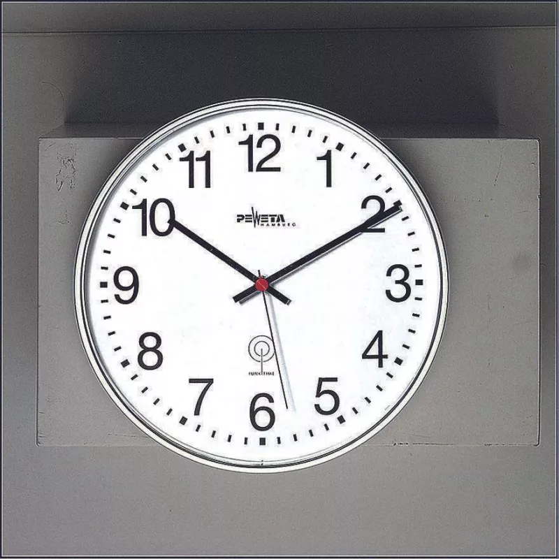 PEWETA rádiové nástenné hodiny matne čierne plast 30 cm čierna/biela 51.130.313