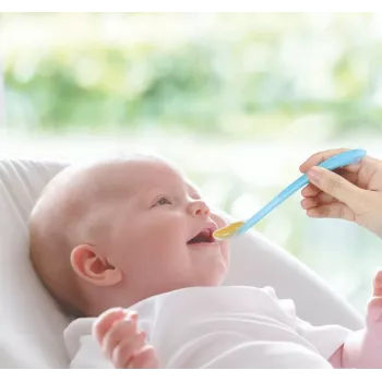 Kidsme detská lyžica, balenie 2 ks, akvamarínová, silikón vhodný na styk s potravinami, 4m+