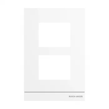 Busch-Jaeger centrálna doska pre audio zásuvku, 1/2 modul, štúdiová biela 2TMA220160W0007