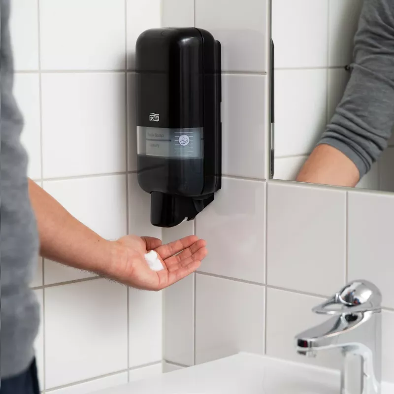 TORK Elevation S4 dávkovač tekutého mydla 564508 čierny plast 1,0L