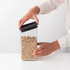 Brabantia Make & Take obdĺžniková nádoba na potraviny 1,6 L tmavosivá