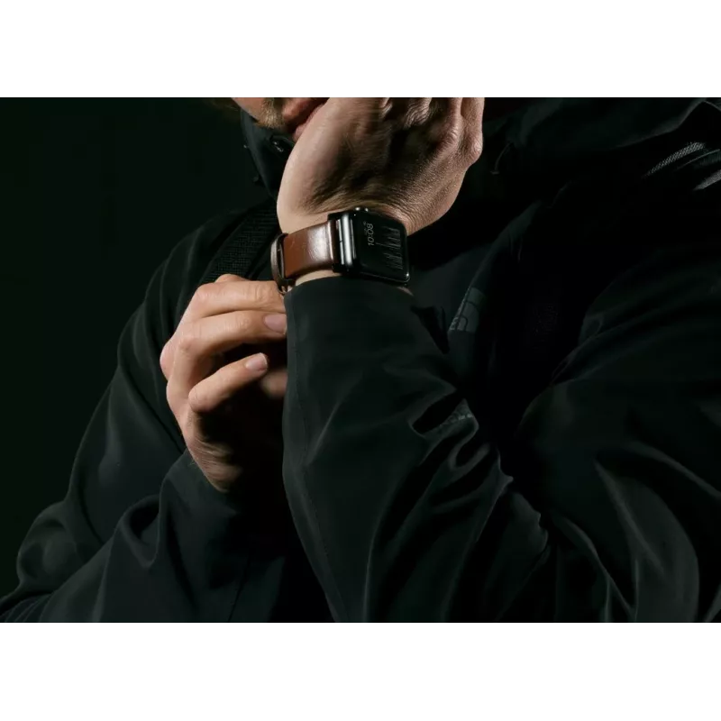 NOMAD Modern Band – Horween kožený remienok pre Apple Watch 46mm/49mm (Rustic Brown, čierny hardvér)
