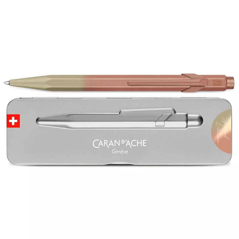 Caran d'Ache 849 guľôčkové pero Sunstone Pink Claim Your Style 5. edícia Medium modrý NM849.588