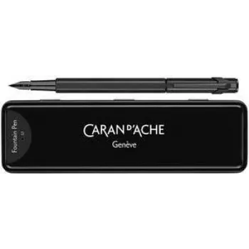 Caran d'Ache 849 Black Code plniace pero, stredný hrot, matná čierna 840.496