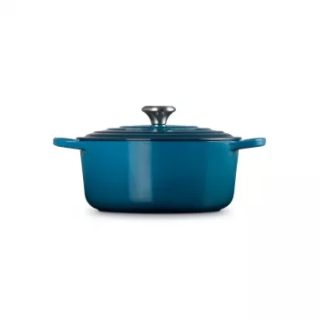 Le Creuset Signature okrúhly pekáč z liatiny, 26 cm, 5,3 L, Marseille modrá