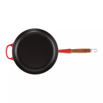 LE CREUSET liatinová panvica s drevenou rukoväťou 28 cm červená
