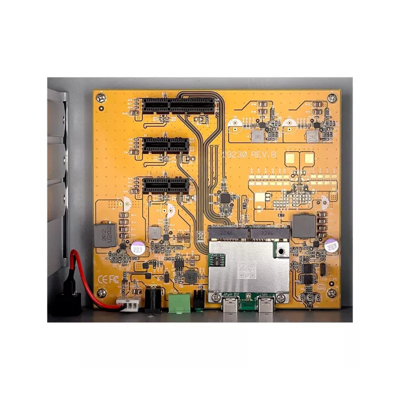 EXSYS Thunderbolt 3 / USB 4 na 3x PCIe rozširujúci box pre krátke karty (EX-1019)