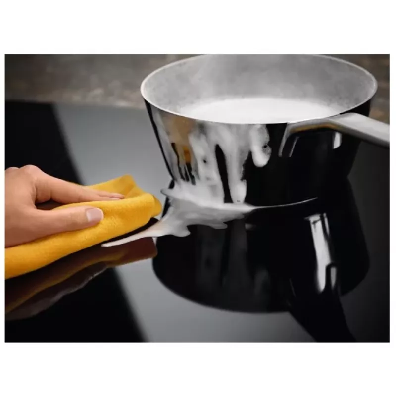 Electrolux LIT60336C 60cm indukčná varná doska s 3 varnými zónami, čierna