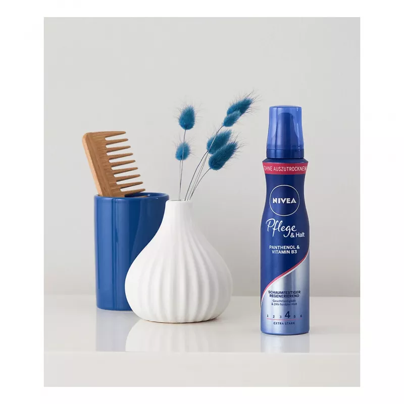 NIVEA Care & Hold stylingová pena 150 ml – silná fixácia, objem a starostlivosť