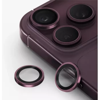 UNIQ Optix Prime ochrana objektívu fotoaparátu pre iPhone 18 Pro / iPhone 18 Pro Max – burgundská červená s aplikátorom