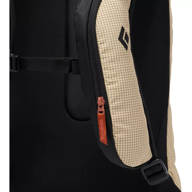 Black Diamond Dawn Patrol 15 M/L batoh, béžový/čierny