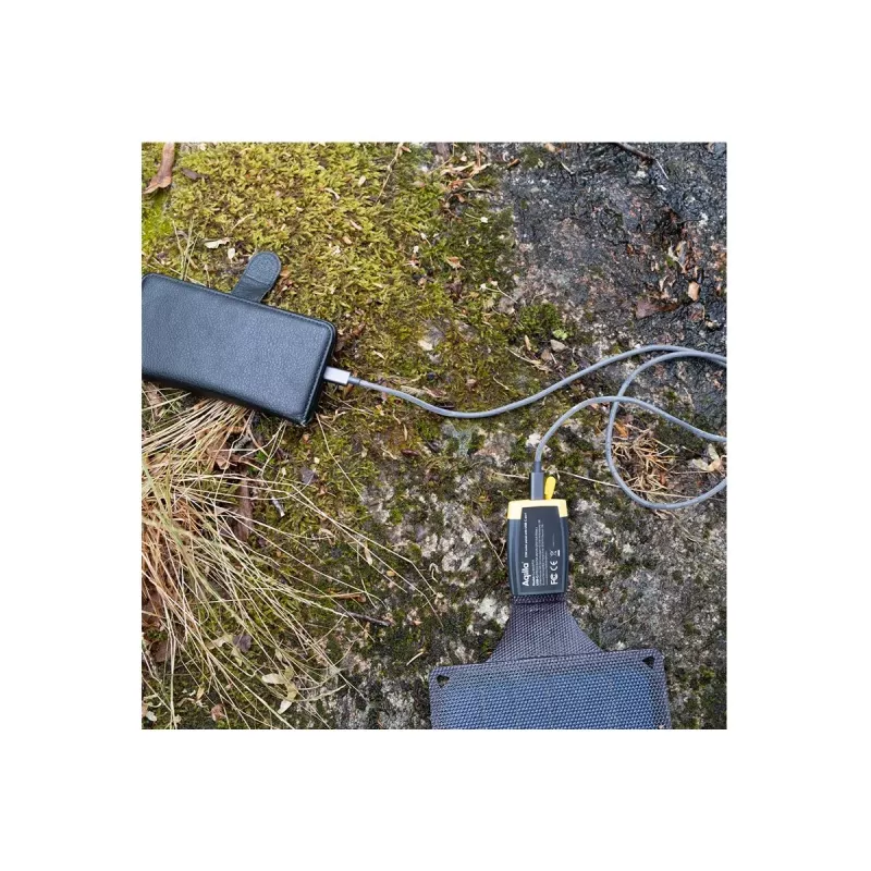 Aqiila Sunbird P21 - skladacia solárna nabíjačka s USB-C konektorom