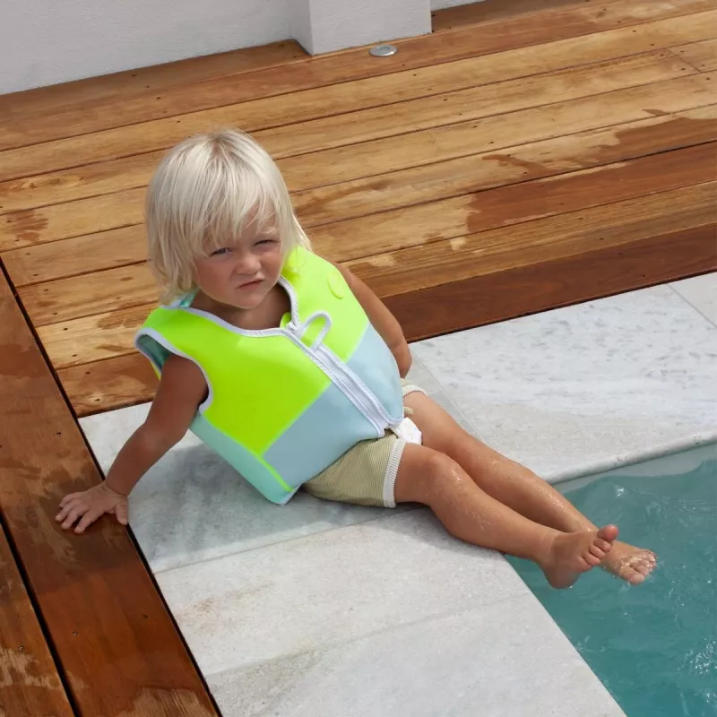 Sunnylife plavecká vesta (2-3 roky) – Salty the Shark Aqua Neon Yellow