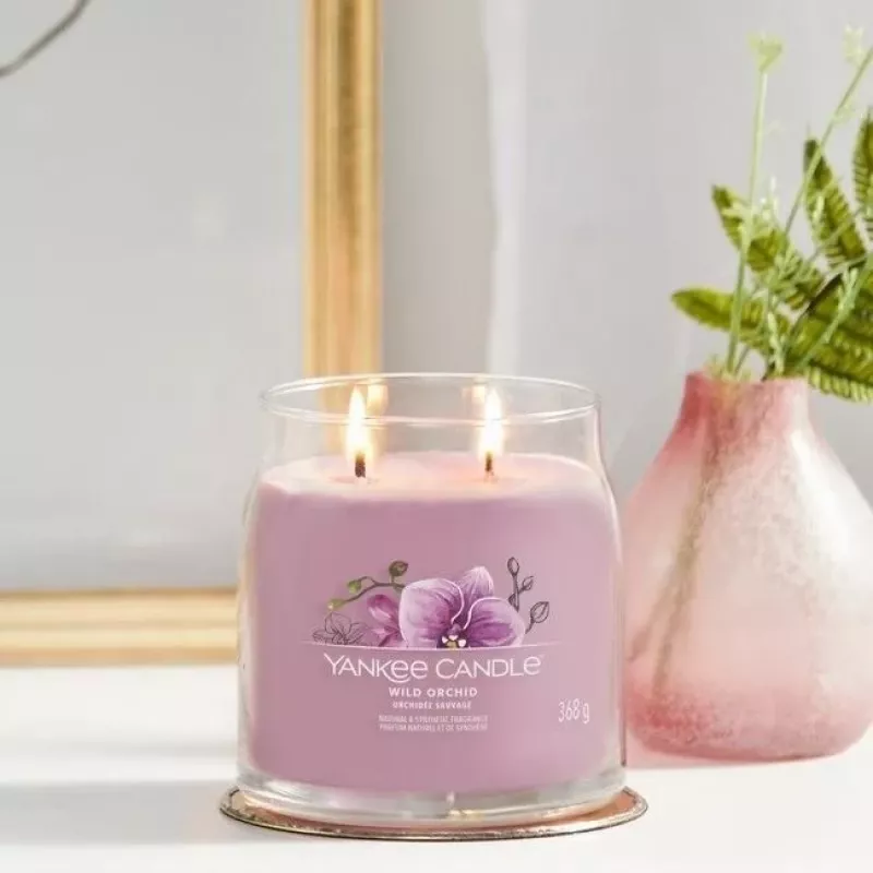 Yankee Candle Wild Orchid sviečka, stredná
