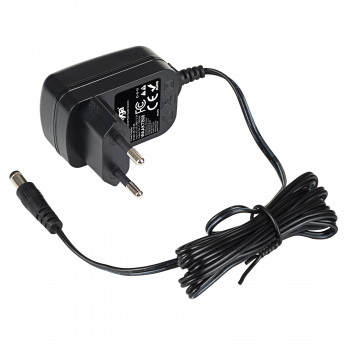 Akyga AK-TB-08 univerzálny napájací zdroj 5 V / 1 A 5 W, DC 5,5 x 2,1 mm, 1,4 m, čierny