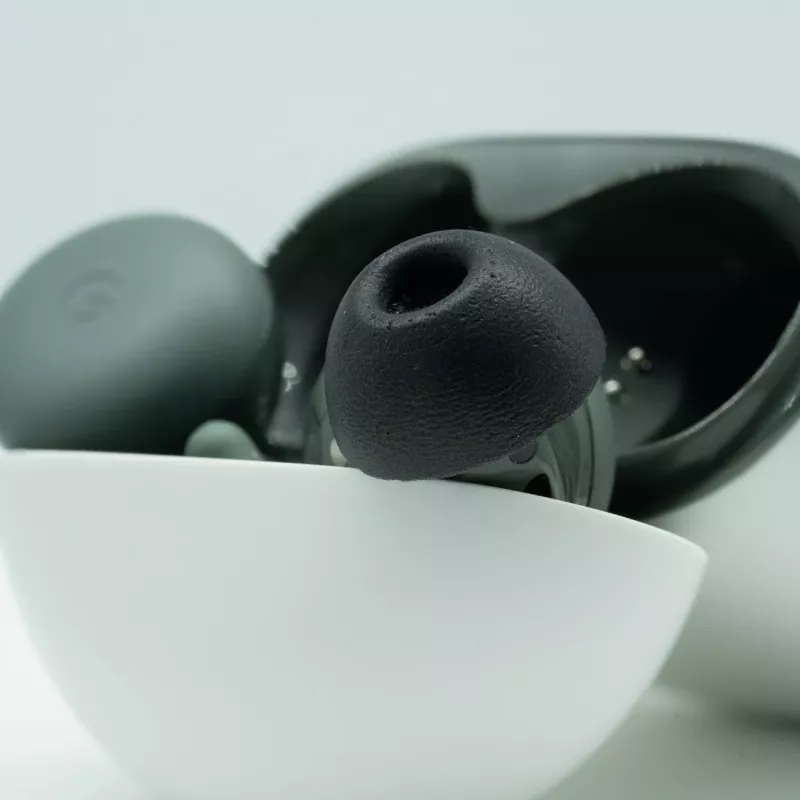 Comply ušné nástavce pre Google Pixel Buds a Pixel Buds A-Series, stredné (M)