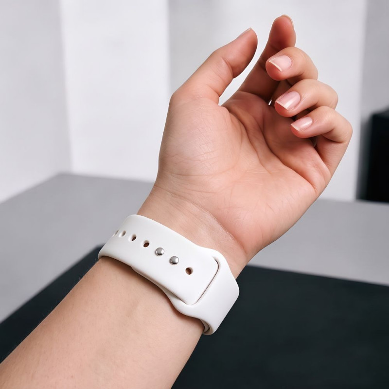 Tech-Protect Silicone remienok pre Apple Watch 8/9/10/11/12/SE 40/41/42 mm, biely
