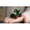 Kovový traktor Amewi s lesným návesom, 1:64, RTR, zelený