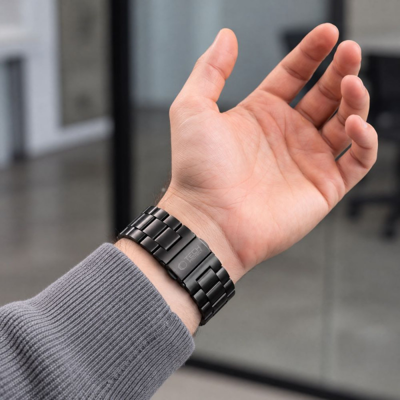 Tech-Protect Stainless THP6099 náramok z nehrdzavejúcej ocele pre Apple Watch 8 / 9 / 10 / 11 / 12 / SE / Ultra 44/45/46/49 mm, čierny