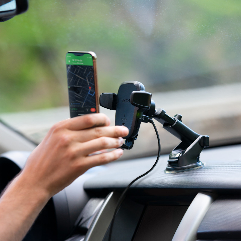 iOttie Auto Sense bezdrôtový držiak na palubnú dosku s bezdrôtovým nabíjaním (7,5 W iPhone, 10 W Android)
