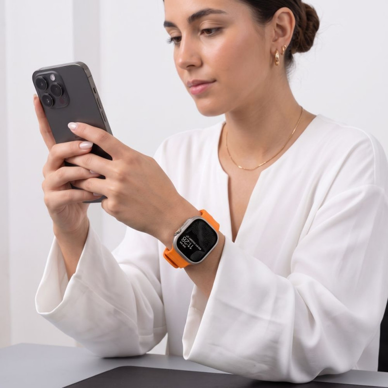 Remienok Tech-Protect Motion pre Apple Watch 8 / 9 / 10 / 11 / 12 / SE / Ultra 44/45/46/49 mm, oranžový