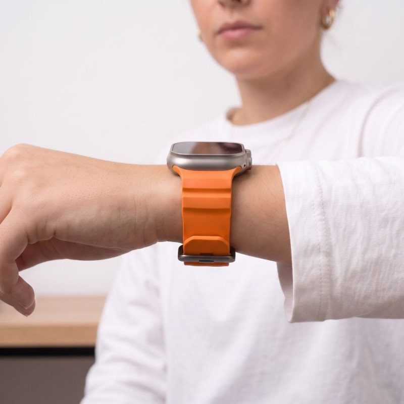 Remienok Tech-Protect Motion pre Apple Watch 8 / 9 / 10 / 11 / 12 / SE / Ultra 44/45/46/49 mm, oranžový