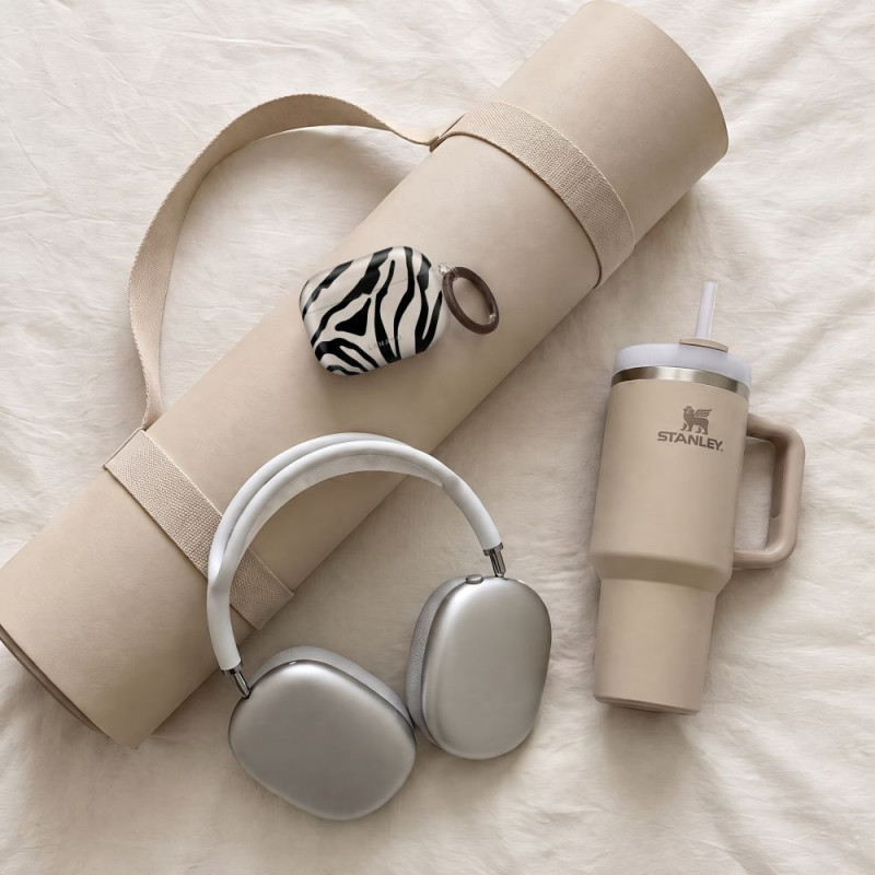 Tech-Protect Puzdro Lamano pre Apple AirPods Pro 3 s karabínou, Nature Muse (čierna a béžová)