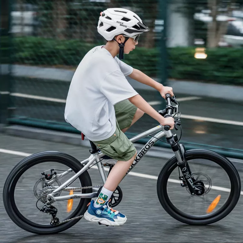 Rockbros LK-67 Detská cyklistická prilba s odnímateľným štítom, 54-58 cm, biela