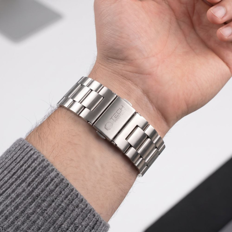 Tech-Protect Stainless remienok z nehrdzavejúcej ocele pre Apple Watch 8 / 9 / 10 / 11 / 12 / SE / Ultra (44 / 45 / 46 / 49 mm), strieborný