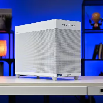 Actina PC AMD Ryzen 7 8700F 32 GB DDR5-SDRAM 1 TB SSD AMD Radeon RX 9070 XT Mini Tower biela