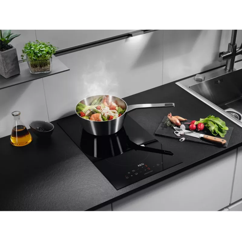 AEG IKB32300CB 2-zónová indukčná varná doska, Touch Control, PowerBoost, čierna