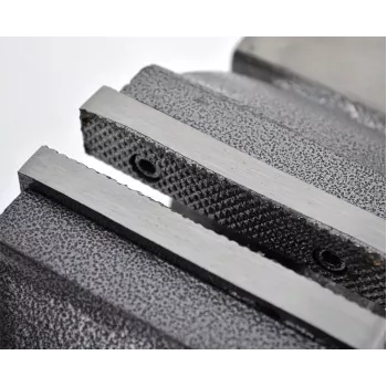 AWTOOLS AW24236 zverák 125 mm šírka čeľustí, otočná základňa, liatina