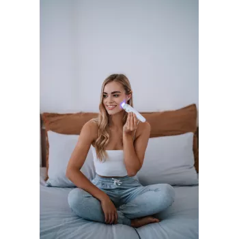 Beautifly Glossy Acne Young sonická kefka na čistenie pleti s modrou svetelnou terapiou a funkciou ohrevu, ružové zlato/ružová