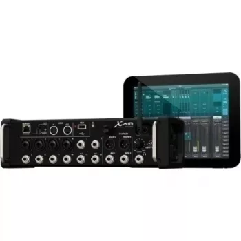 Behringer XR12 audio mixér 12 kanálov čierny