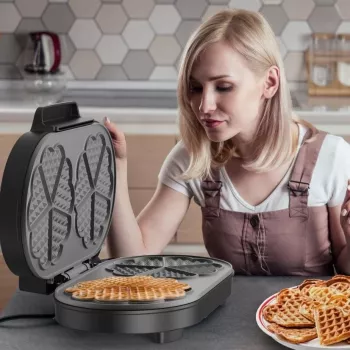 BLACK+DECKER BXFC3200E 1400 W belgická vaflovačka – nepriľnavý povrch, nastaviteľný termostat, nehrdzavejúca oceľ
