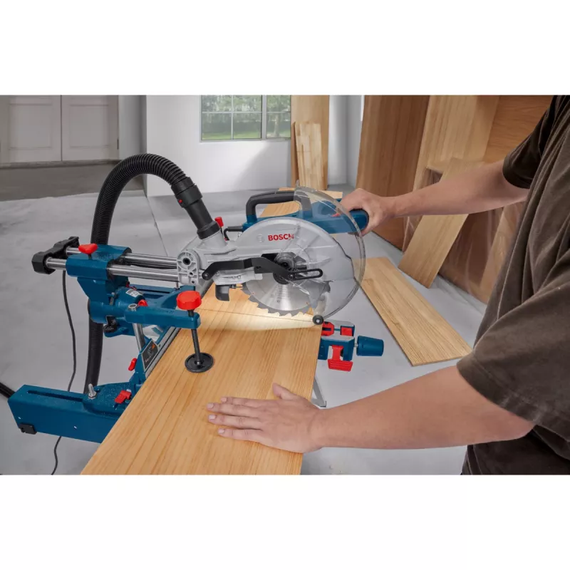 Bosch Professional GCM305-216S pokosová a zrezávacia píla (0601B61000)