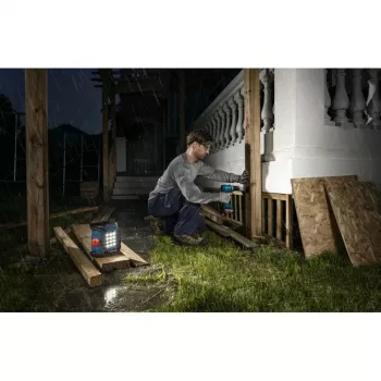 Bosch Professional GLI 18V-1500 akumulátorové pracovné svietidlo (modrá/čierna, bez batérie)